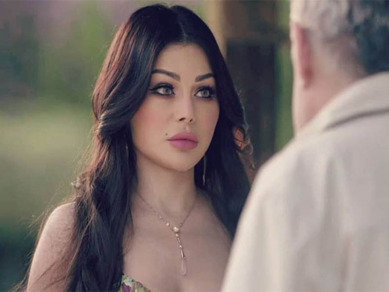 أغنية هيفاء وهبي تتسبّب في انفصال حبيبين.. شاهد ردّ هيفا بالفيديو